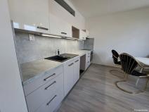 Pronájem bytu 2+1, Hradec Králové, třída Edvarda Beneše, 60 m2