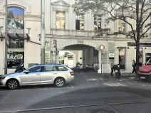 Pronájem garážového stání, Praha - Vinohrady, Korunní, 13 m2