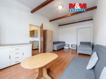 Prodej bytu 1+1, Karlovy Vary, K. Čapka, 36 m2