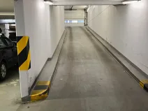 Pronájem garážového stání, Praha - Holešovice, Tusarova, 18 m2