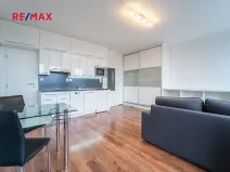 Pronájem bytu 1+kk, Velký Osek, U hřiště, 33 m2