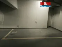 Pronájem garážového stání, Karlovy Vary, Divadelní náměstí, 19 m2