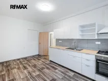 Pronájem bytu 1+1, Jindřichův Hradec, Tovární, 48 m2