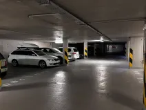 Pronájem garážového stání, Praha - Smíchov, Tomkova, 13 m2