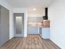 Pronájem bytu 2+kk, Praha - Černý Most, Arnošta Valenty, 41 m2