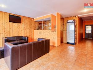Prodej ubytování, Lišov, třída 5. května, 2203 m2