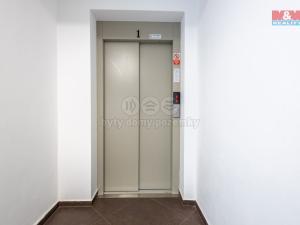 Pronájem bytu 3+1, Karlovy Vary - Bohatice, Dubová, 70 m2
