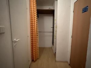 Pronájem bytu 1+1, Chomutov, Kosmonautů, 36 m2