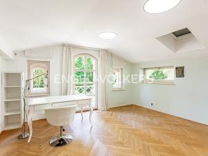 Pronájem vily, Praha - Klánovice, U Besedy, 325 m2