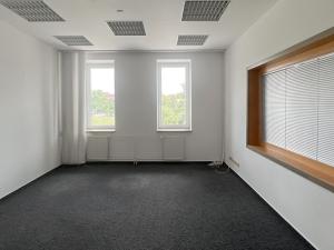 Pronájem kanceláře, Valašské Meziříčí, Svěrákova, 21 m2