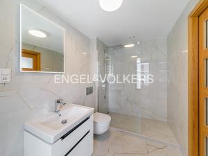 Pronájem bytu 2+kk, Praha - Karlín, Sokolova, 52 m2