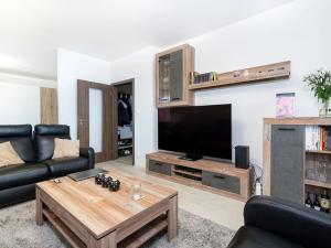 Prodej bytu 2+kk, Praha - Dolní Měcholupy, Kryšpínova, 61 m2