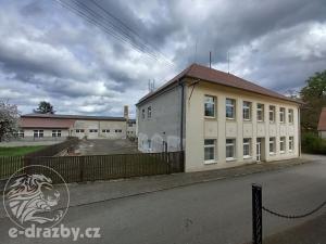 Prodej výrobních prostor, Načeradec, Zámecké náměstí, 1800 m2