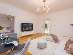 Prodej bytu 2+1, Praha - Malá Strana, Mostecká, 94 m2