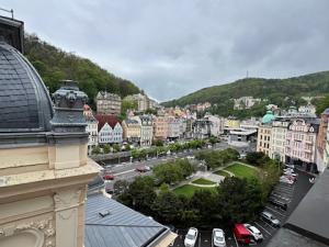 Prodej bytu 4+1, Karlovy Vary, Divadelní náměstí, 145 m2