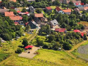 Prodej pozemku pro bydlení, Jenčice, 1599 m2