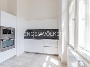 Pronájem bytu 2+1, Praha - Nové Město, Bolzanova, 92 m2