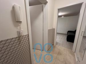 Pronájem bytu 1+kk, Praha - Strašnice, Zvěřinova, 38 m2