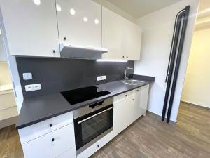 Pronájem bytu 2+1, Praha - Hloubětín, Zelenečská, 50 m2