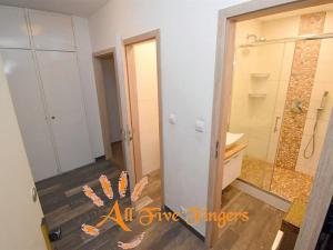 Pronájem bytu 2+kk, Praha - Bohnice, Zelenohorská, 43 m2