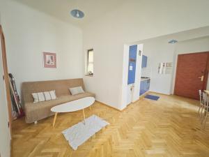 Pronájem bytu 2+kk, Praha - Nové Město, Ječná, 50 m2