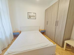 Pronájem bytu 2+kk, Praha - Nové Město, Ječná, 50 m2