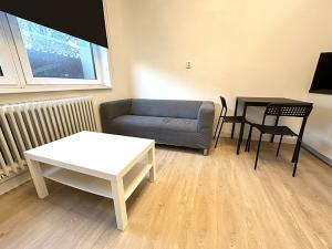 Pronájem bytu 1+kk, Praha - Radotín, Vrážská, 28 m2