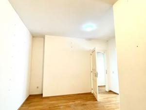 Pronájem bytu 2+kk, Praha - Holešovice, Ortenovo náměstí, 65 m2