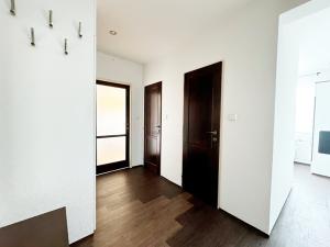 Pronájem bytu 2+1, Praha - Veleslavín, Na Petřinách, 54 m2