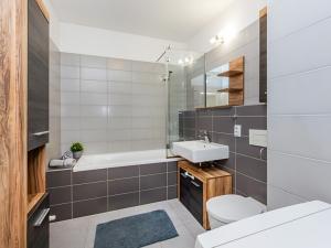 Prodej bytu 2+kk, Praha - Hlubočepy, Devonská, 66 m2