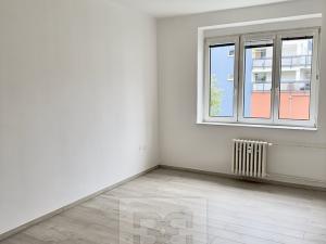 Pronájem bytu 2+kk, Praha - Vysočany, Podnádražní, 43 m2