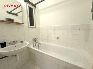 Prodej bytu 2+kk, Praha - Bubeneč, Zelená, 44 m2