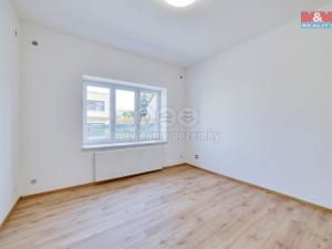 Prodej bytu 2+1, Cheb - Horní Dvory, 80 m2