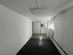 Pronájem obchodního prostoru, Praha - Vysočany, U Kloubových domů, 280 m2