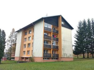 Prodej bytu 3+1, Studená, Komenského, 82 m2