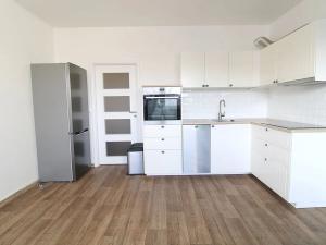 Pronájem bytu 2+kk, Praha - Hlubočepy, Machatého, 49 m2