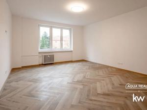 Prodej bytu 3+kk, Karlovy Vary, Šumavská, 68 m2