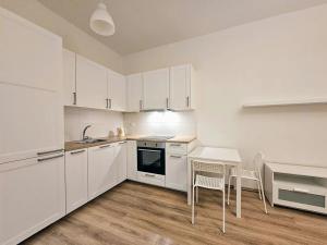 Pronájem bytu 2+kk, Praha - Vršovice, Na spojce, 55 m2