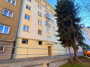 Prodej bytu 3+1, Karlovy Vary, Kvapilova, 77 m2