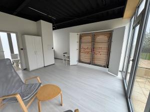 Pronájem bytu 1+kk, Praha - Horní Počernice, Štverákova, 29 m2