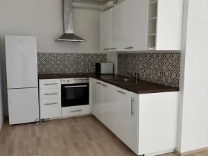 Pronájem bytu 2+kk, Praha - Háje, Jurkovičova, 62 m2