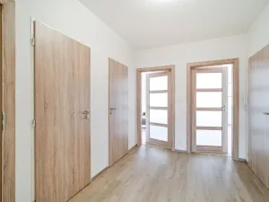 Pronájem bytu 3+kk, Praha - Černý Most, Jíchova, 80 m2