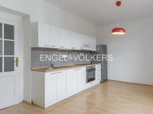 Pronájem bytu 2+kk, Praha - Žižkov, Biskupcova, 57 m2