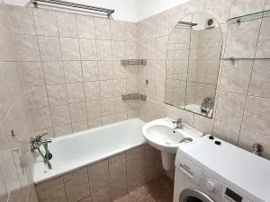 Prodej bytu 2+kk, Praha - Lhotka, Štúrova, 39 m2