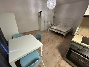 Pronájem bytu 1+kk, Praha - Krč, Budějovická, 30 m2