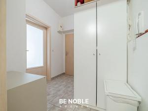 Pronájem bytu 1+kk, Praha - Hlubočepy, Chlupáčova, 32 m2