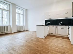 Pronájem bytu 2+kk, Praha - Holešovice, Ovenecká, 62 m2