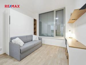 Prodej bytu 1+kk, Praha - Smíchov, Plzeňská, 22 m2