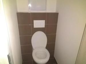 Prodej bytu 2+kk, Milovice, Slepá, 54 m2