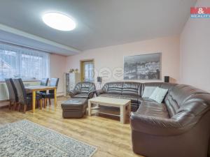 Prodej bytu 4+1, Karlovy Vary - Dvory, Na Průhoně, 93 m2